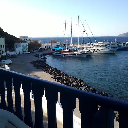 Polyvotis Szálloda Mandráki