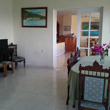 Hotell Polyvotis Mandrákion